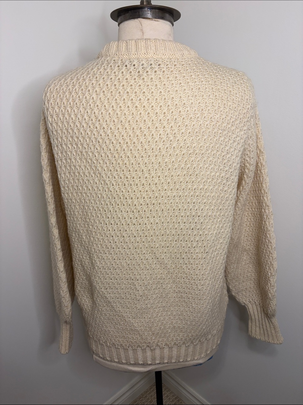 Vintage CHEVIOT CRAFTS Scottish Aran Cable Knit Wool Sweater Cream SIZE LARGE - Picture 10 of 13